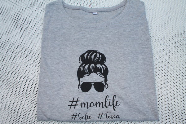 Damen T-Shirt "#Momlife" personalisiert/grau